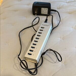 Silver USB Hub with Power Adapter